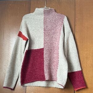 Cyrus Colorblock Funnel Neck Sweater Sz M NWOT. Reds and Oat Pallets SOFT